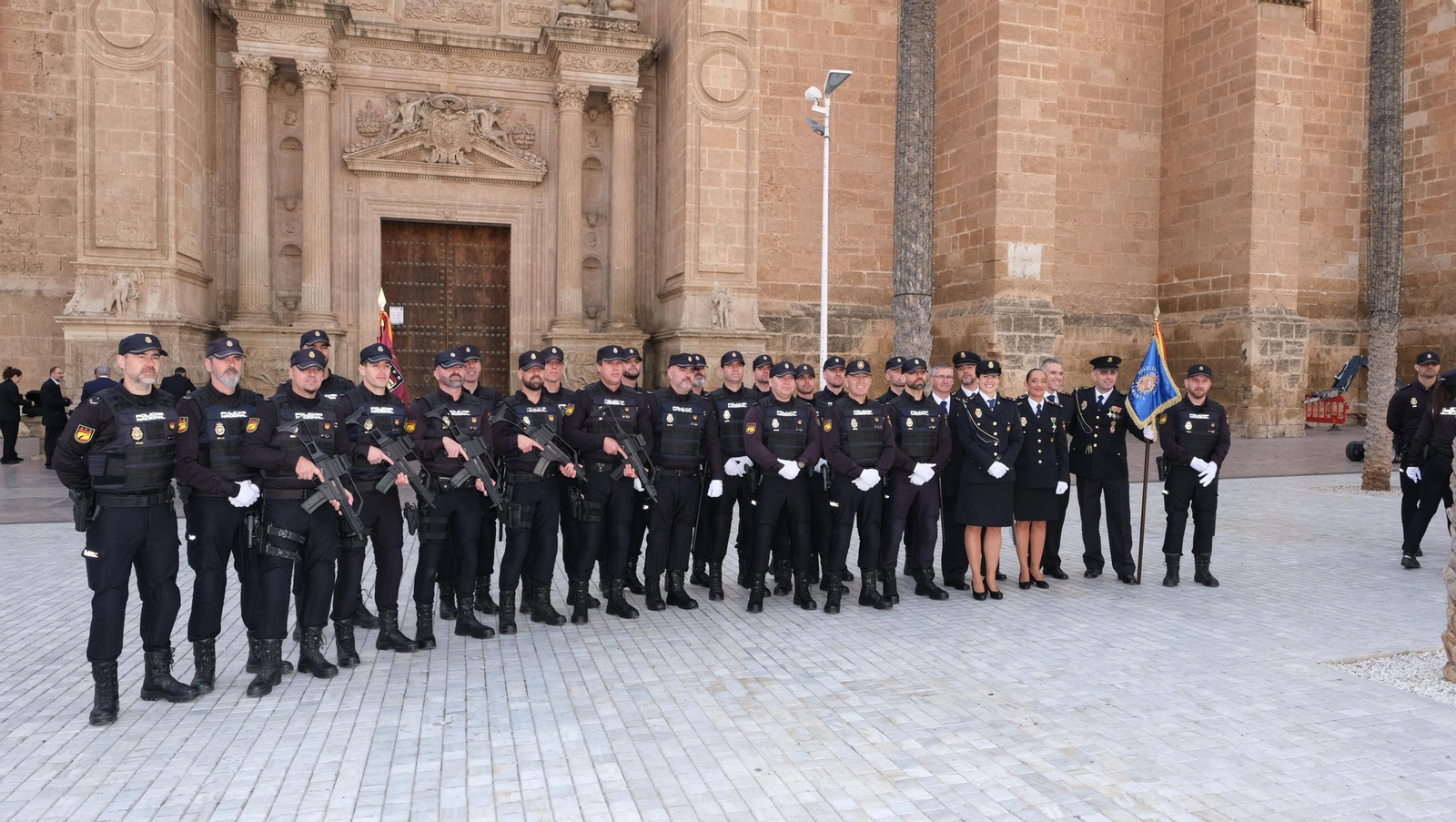 Imágenes del acto del 200 aniversario de la Policía Nacional, en Almería