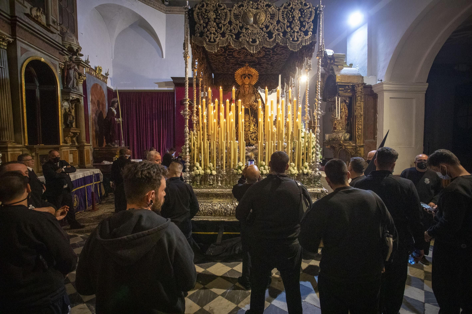Las imágenes de la cofradía de Vera-Cruz en la Semana Santa de Cádiz 2022