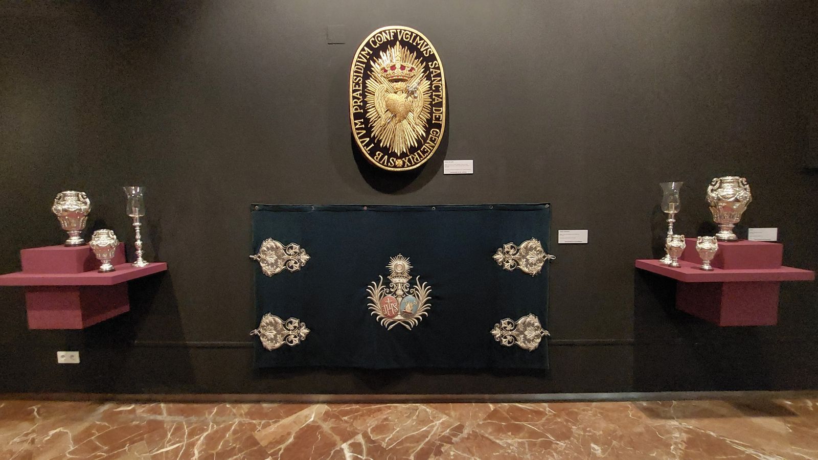 La exposición de estrenos de la Semana Santa, en imágenes