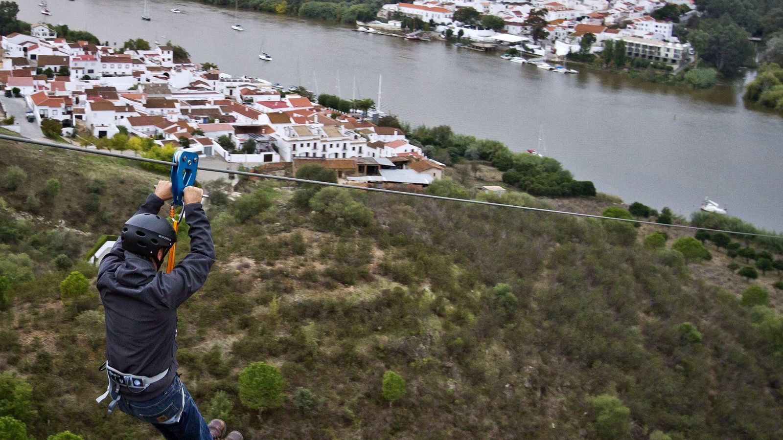 Tirolina Sanlúcar de Guadiana | Julián Pérez EFE