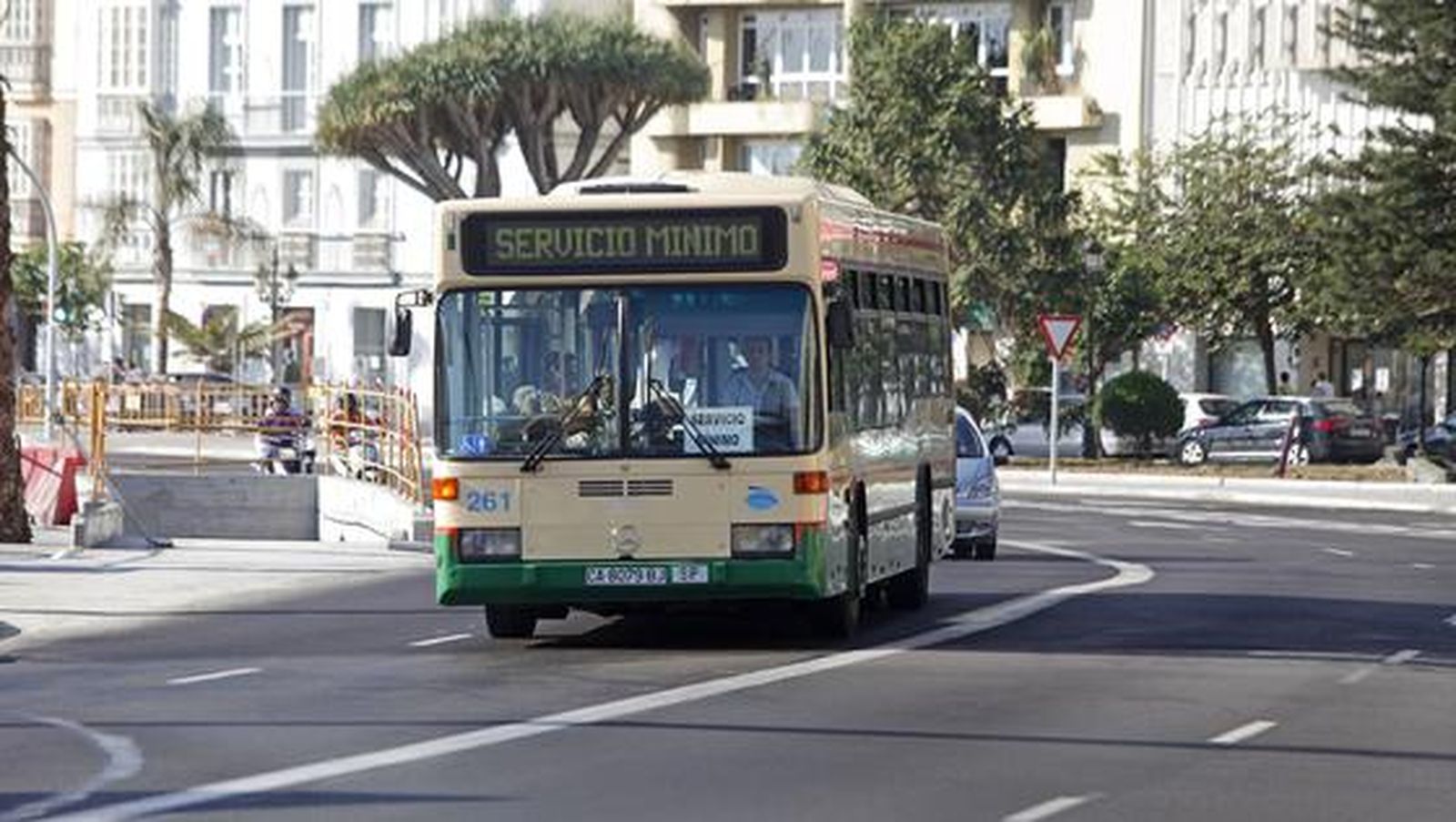 Los piquetes tomaron el centro de la capital desde primera hora de la mañana para impedir la apertura de comercios y empresas. /Jesús Marín