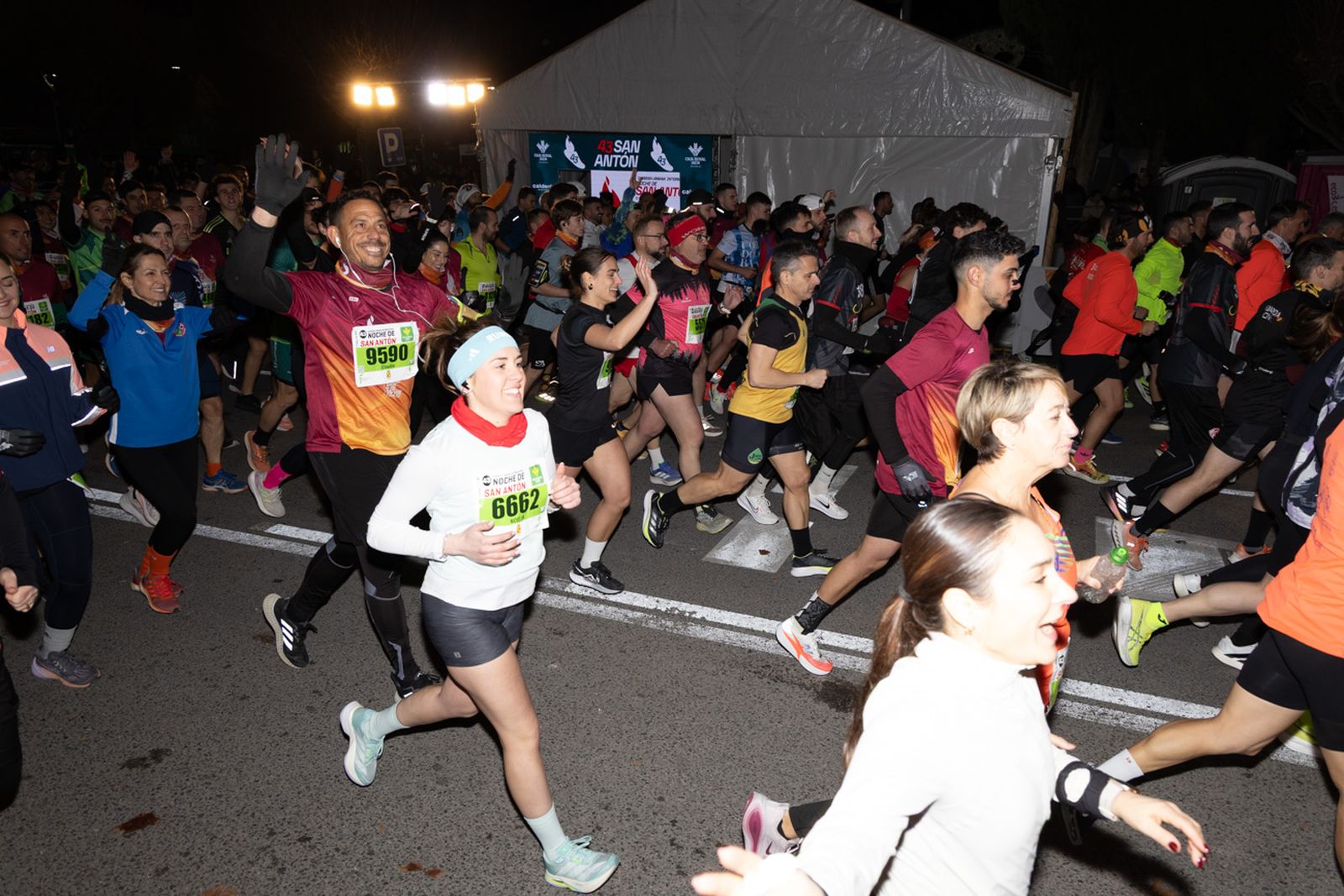 Encuéntrate en la salida de la Carrera de San Antón 2026 (1), en imágenes