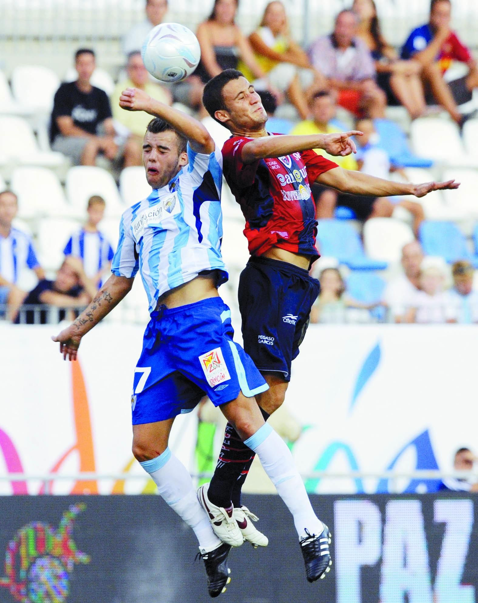 ¿Cómo era la camiseta Umbro en la que se basa la del Málaga CF 2025/26
