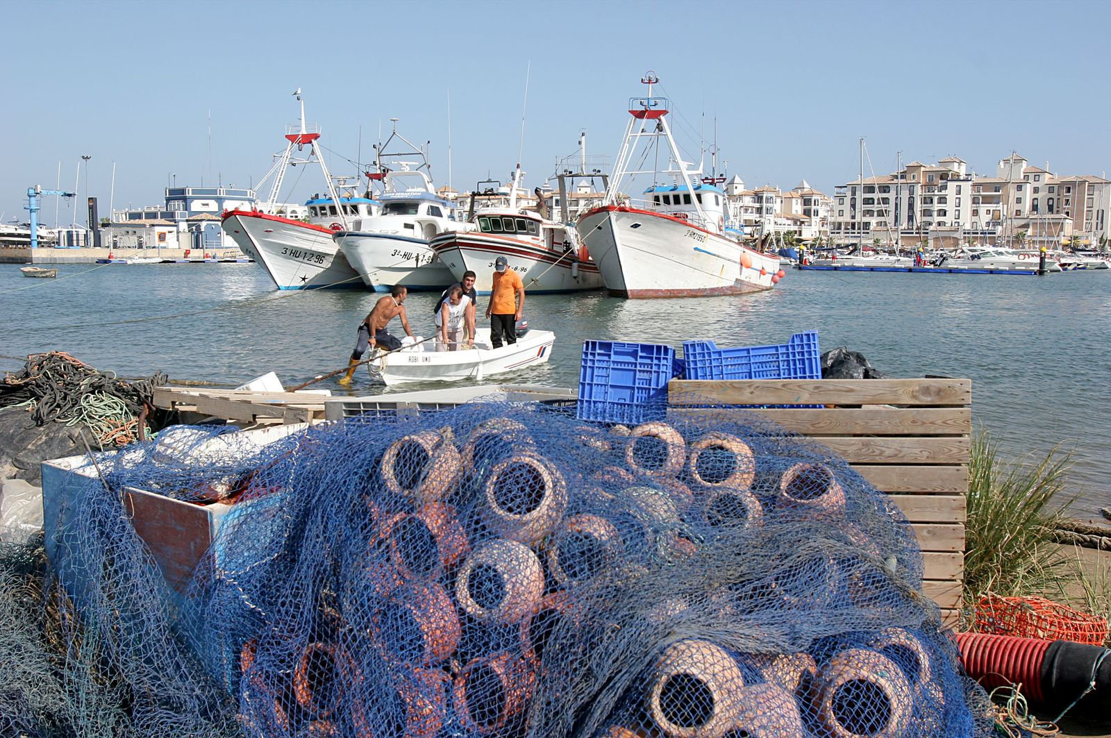 Pescadores en Punta del Moral.