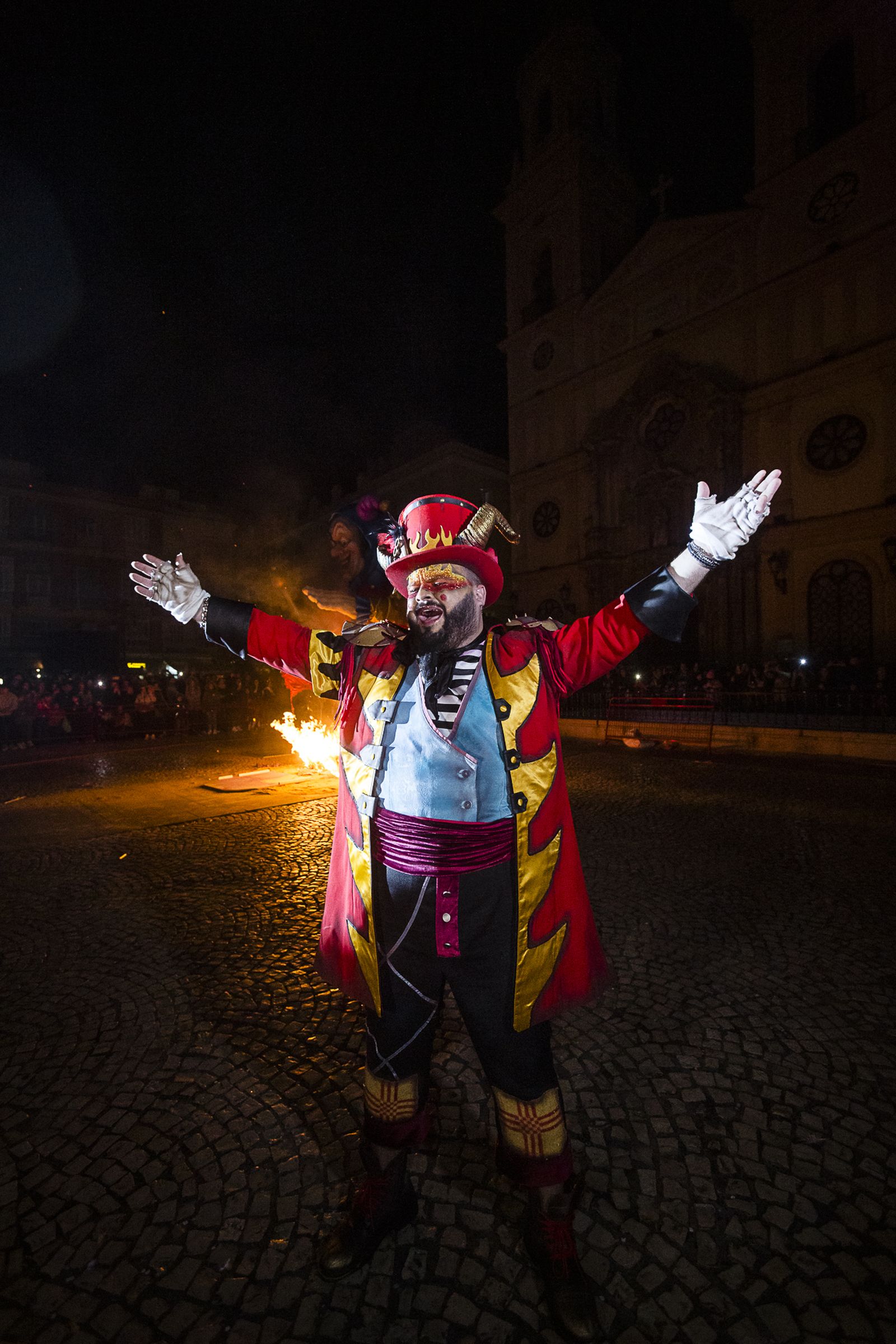 Las imágenes del pregón y la quema del Dios Momo