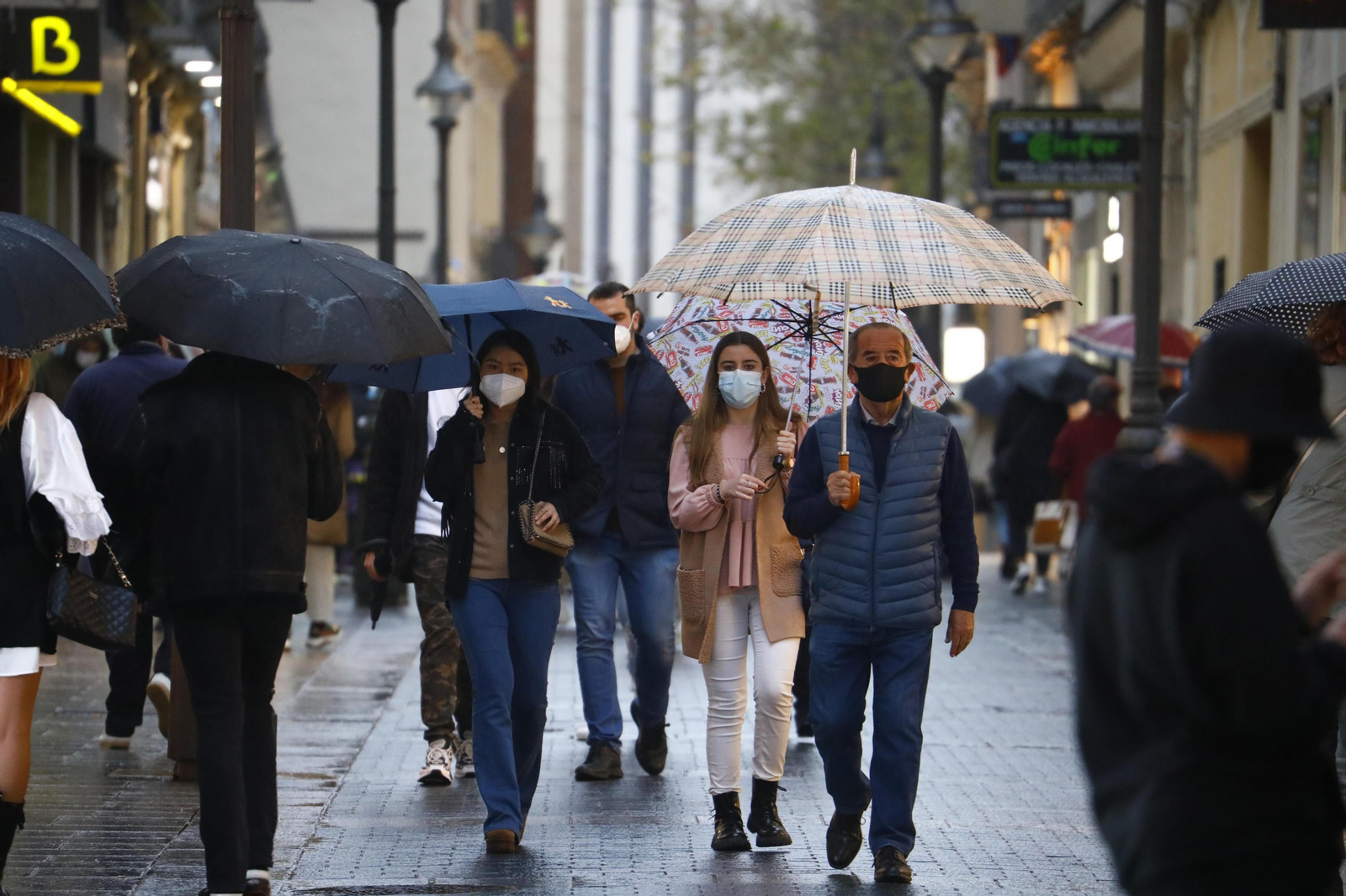 Fotografías: Tarde de bares y compras dos meses después en Córdoba
