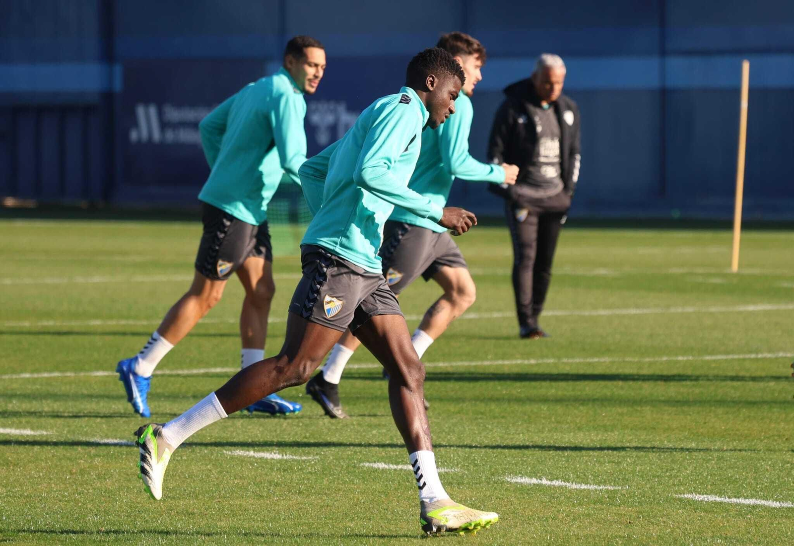 El Málaga CF regresa del parón con risas y una alegría