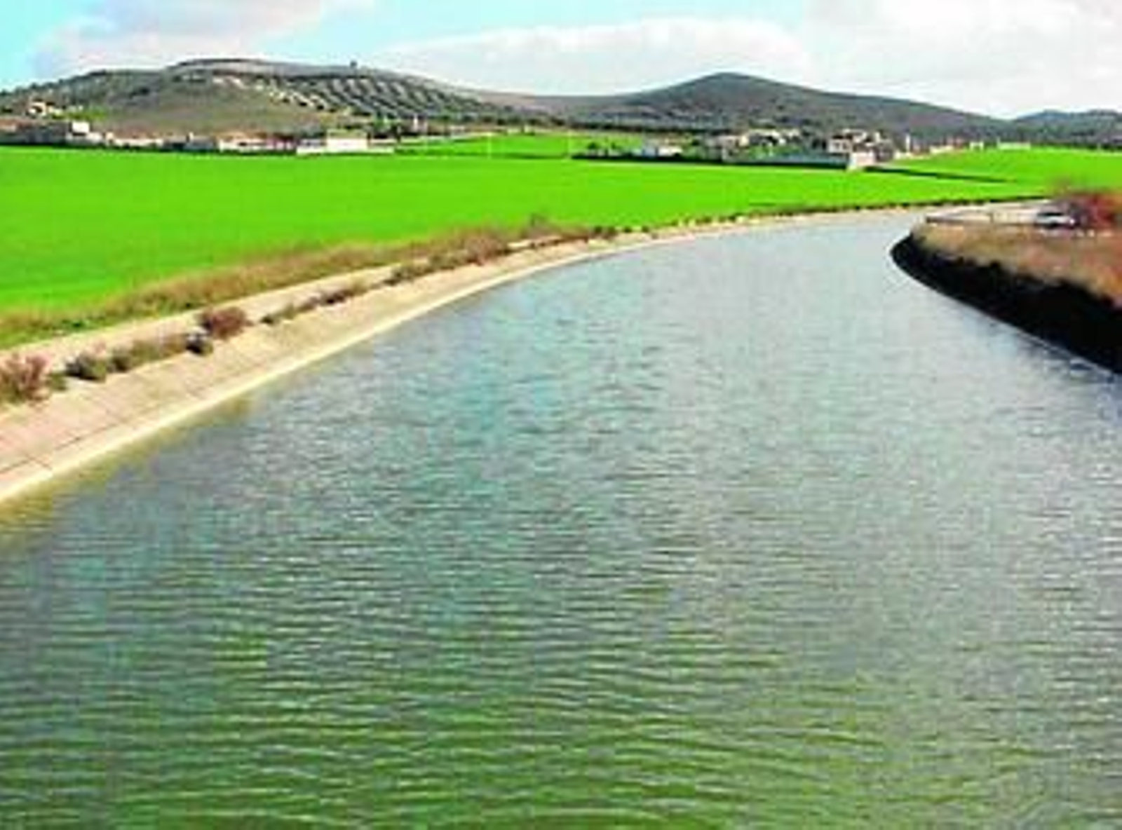 Uno de los canales del Genil.