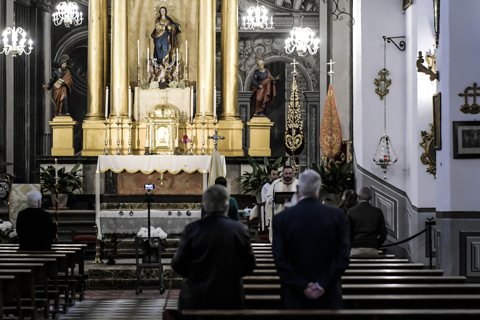 Imágenes de la última misa en Granada en fase 0