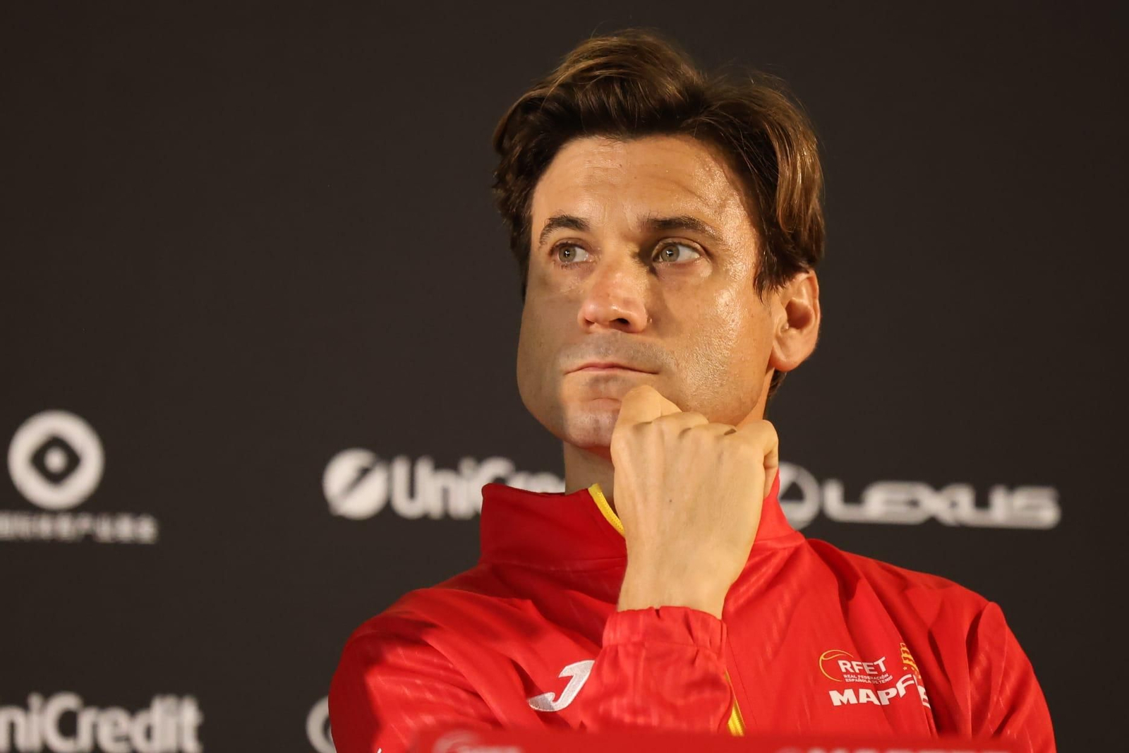 La multitudinaria rueda de prensa de Rafa Nadal en la Copa Davis, en fotos