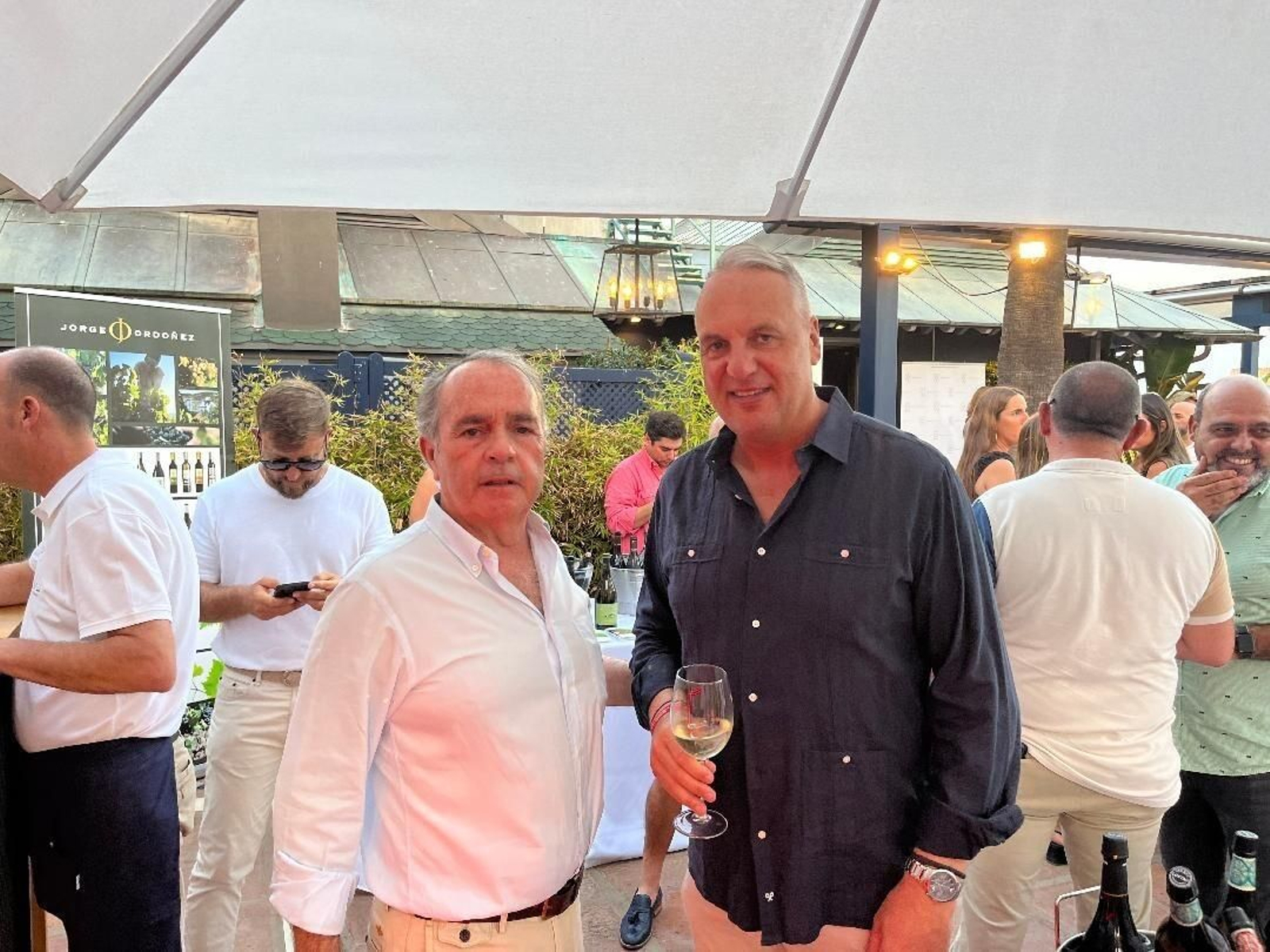 El empresario Nono Sancho  con el alcalde de San Roque, Juan Carlos Ruiz Boix.