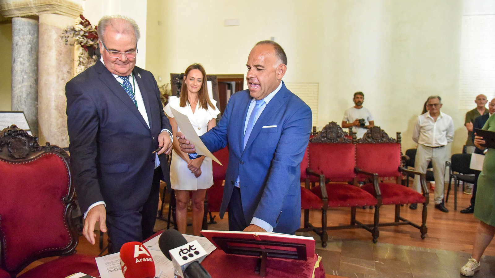 La investidura de Jóse Antonio Santos como Alcade de Tarifa, en imágenes