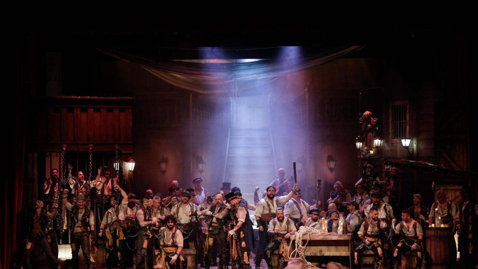 Búscate entre las mejores imágenes de la final del COAC 2025 del Carnaval de Cádiz