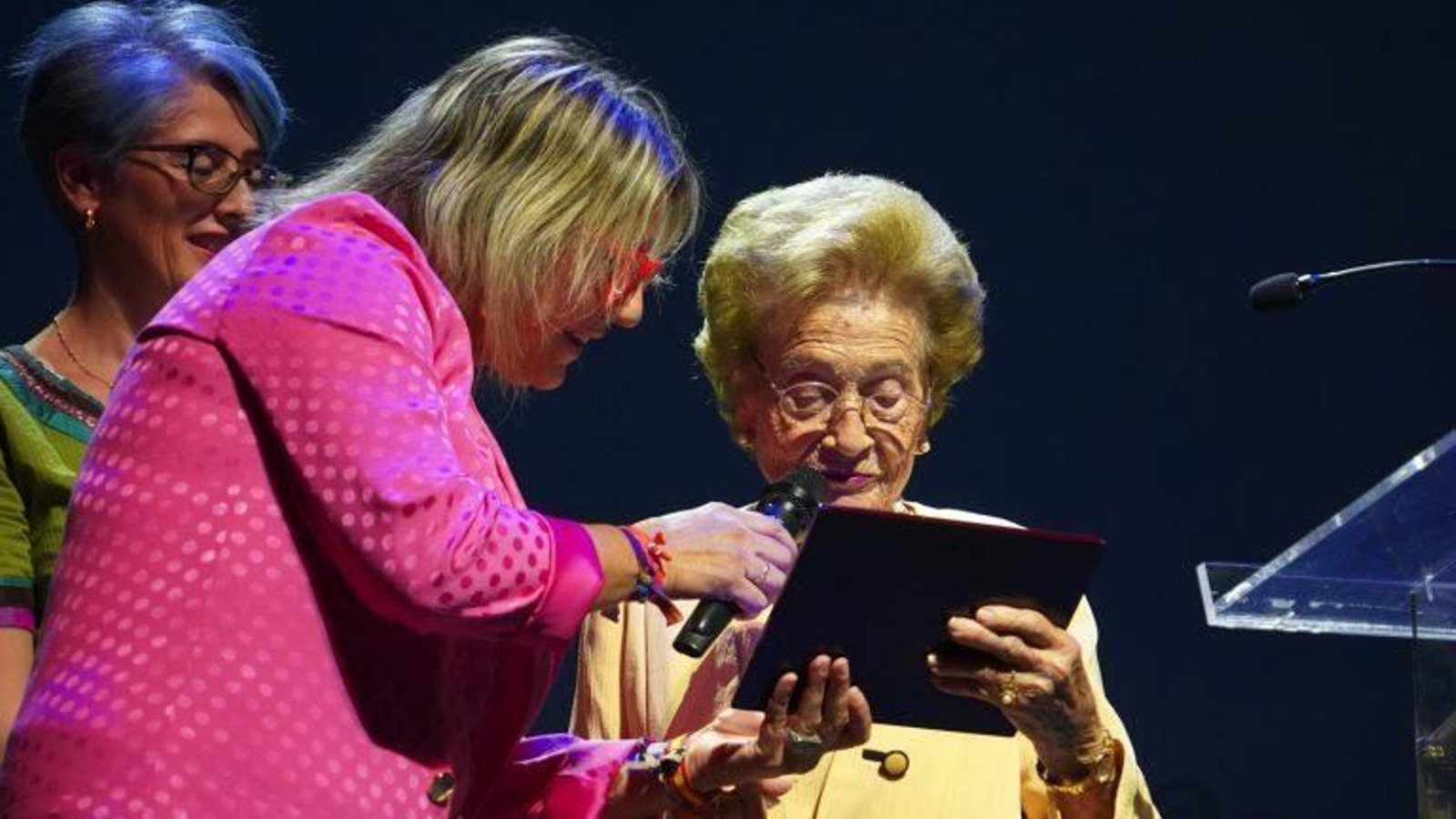 La fiesta homenajeó a tres jubilados