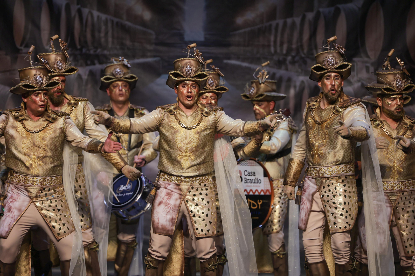 Imágenes de la actuación de la comparsa de Bollullos Par del Condado "La Sacristía" en las semifinales del Carnaval Colombino