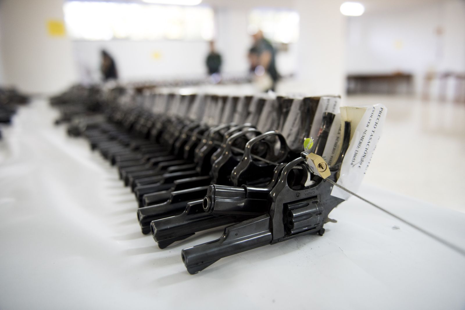 Imágenes de las armas subastadas por la Guardia Civil en Granada