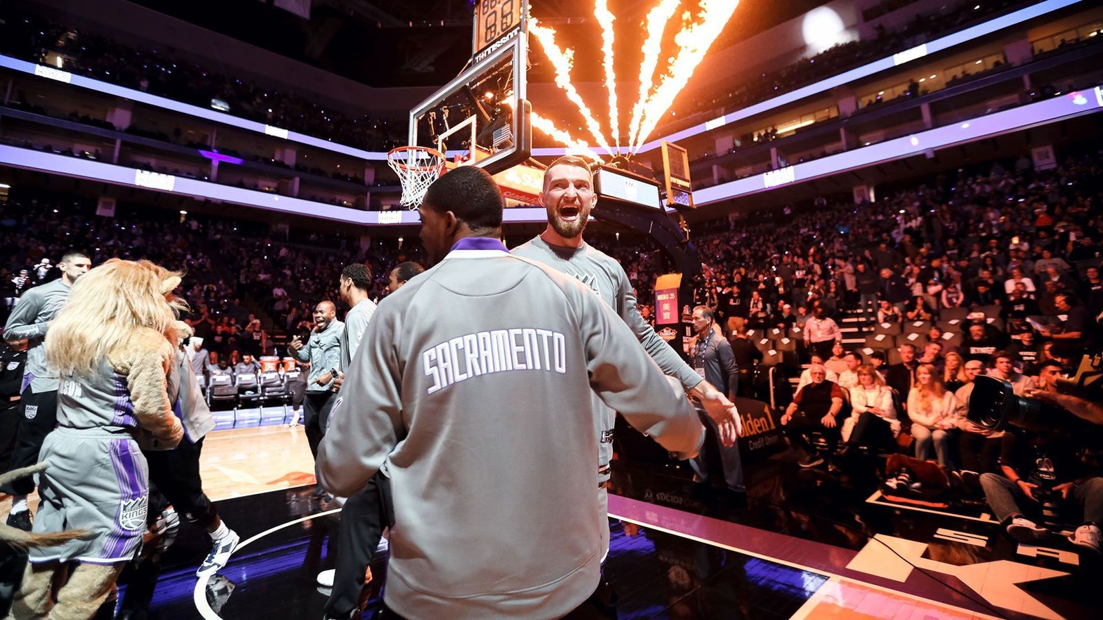 Sabonis y Fox, durante una presentación