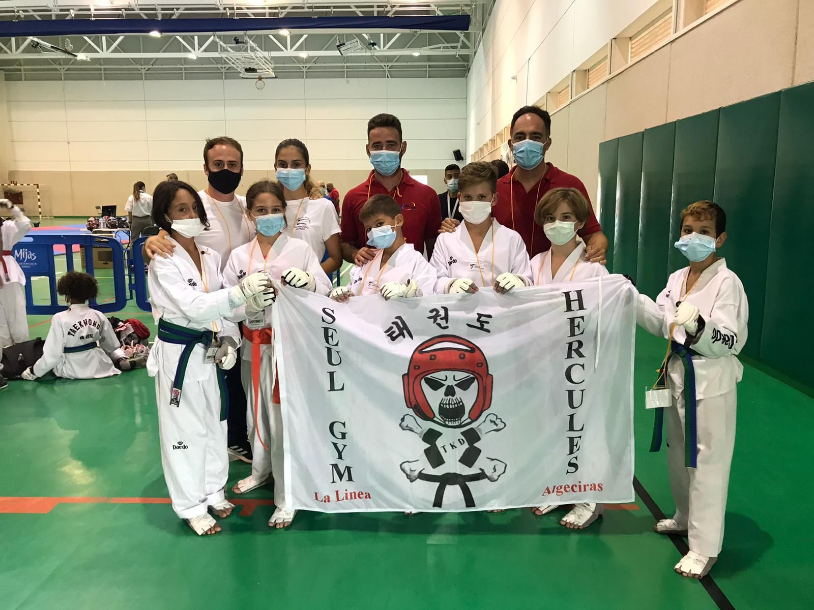 El equipo del Seúl Gym Hércules. El equipo del Seúl Gym Hércules.