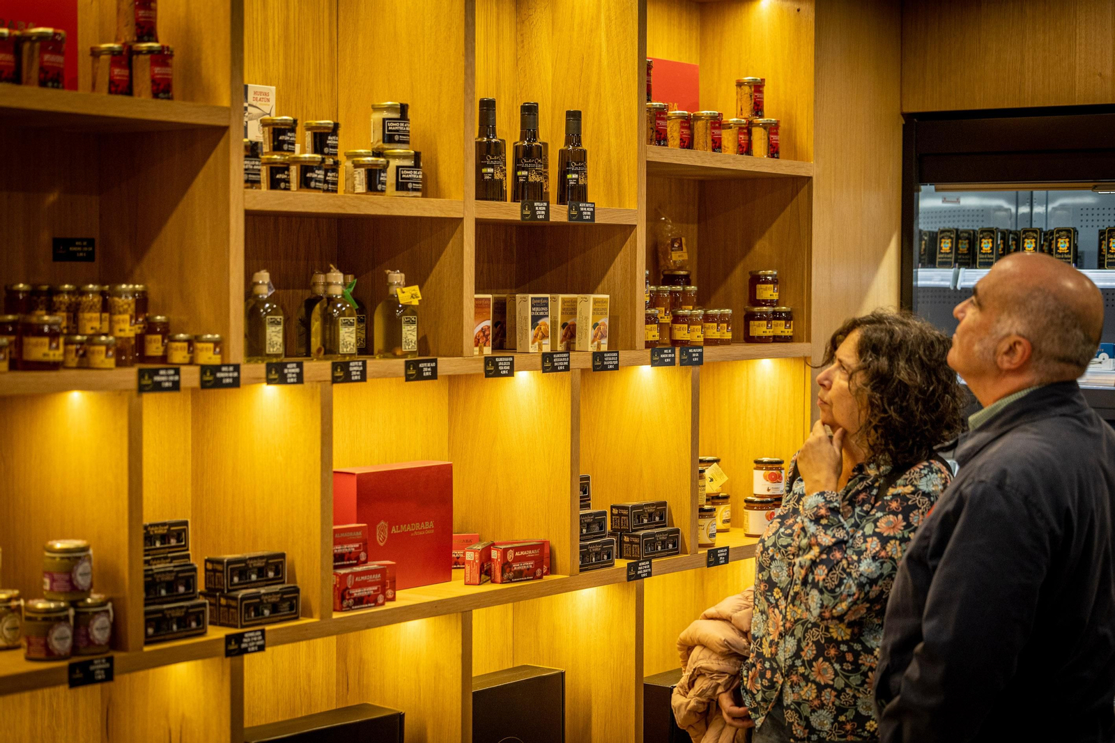 Imágenes de ‘Shopping Almadraba’ la nueva tienda de Petaca Chico en Cádiz