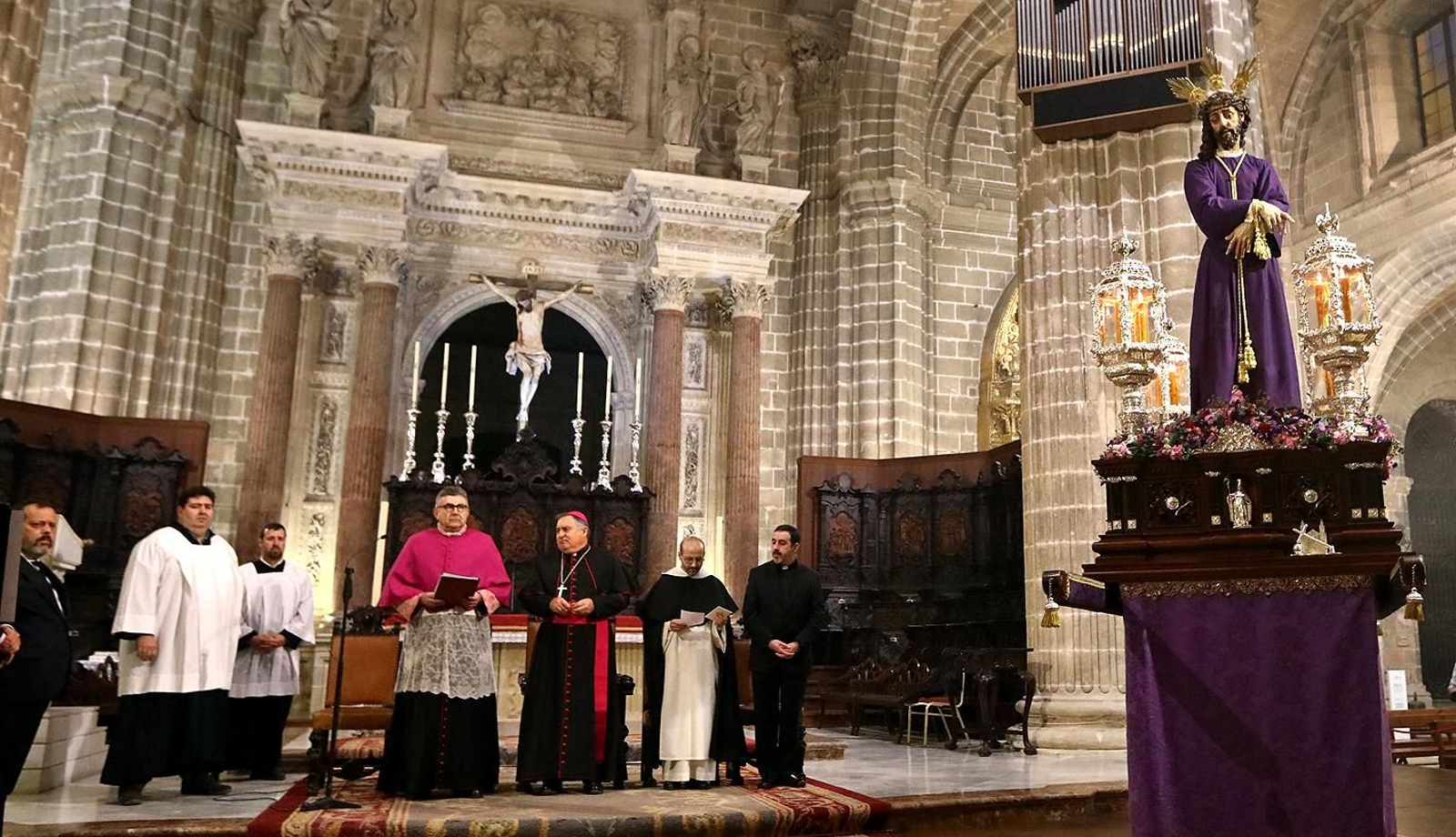 Imágenes del Vía Crucis de la Unión de Hermandades