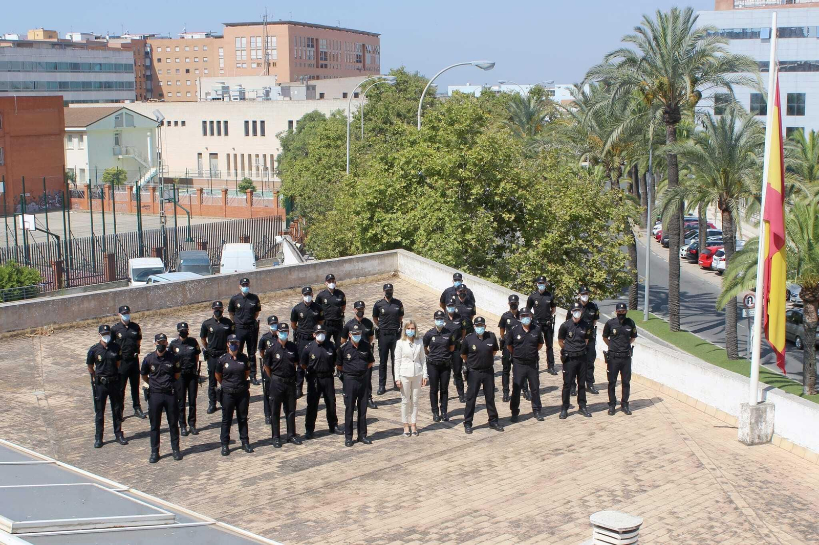 La subdelegada del Gobierno en Huelva, Manuela Parralo, y el jefe de la Comisaría de Policía Nacional en Huelva Adolfo Castaño, han recibido a los nuevos policías La subdelegada del Gobierno en Huelva, Manuela Parralo, y el jefe de la Comisaría de Policía Nacional en Huelva Adolfo Castaño, han recibido a los nuevos policías