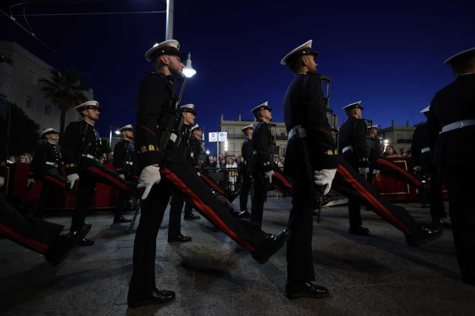 Las imágenes de la procesión del Santo Entierro de la Semana Santa de San Fernando 2023