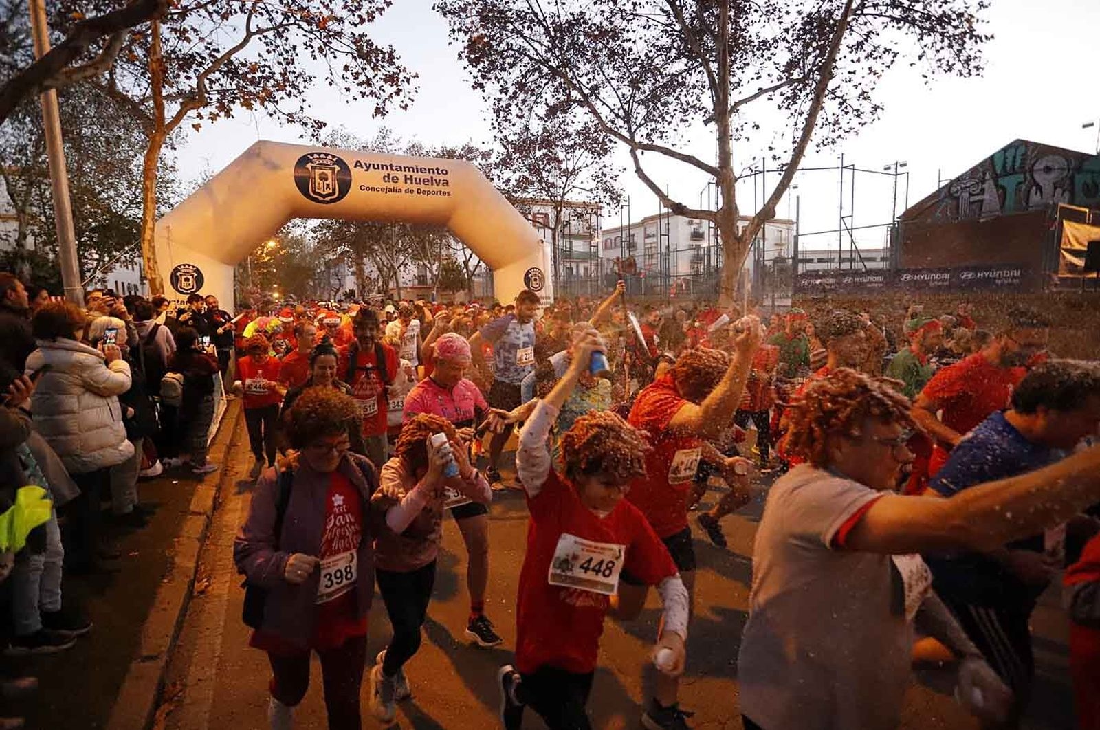 Imágenes de la carrera de San Silvestre en Huelva