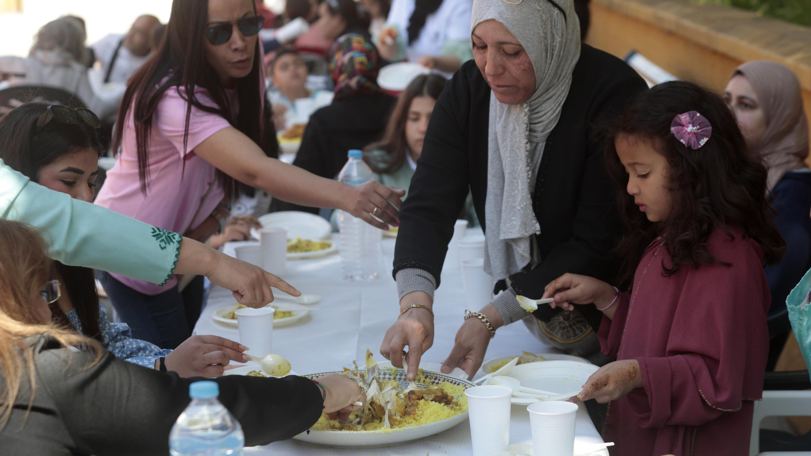 Las fotos de la convivencia vecinal "Sabores de Marruecos" de Márgenes y Vínculos Las fotos de la convivencia vecinal "Sabores de Marruecos" de Márgenes y Vínculos