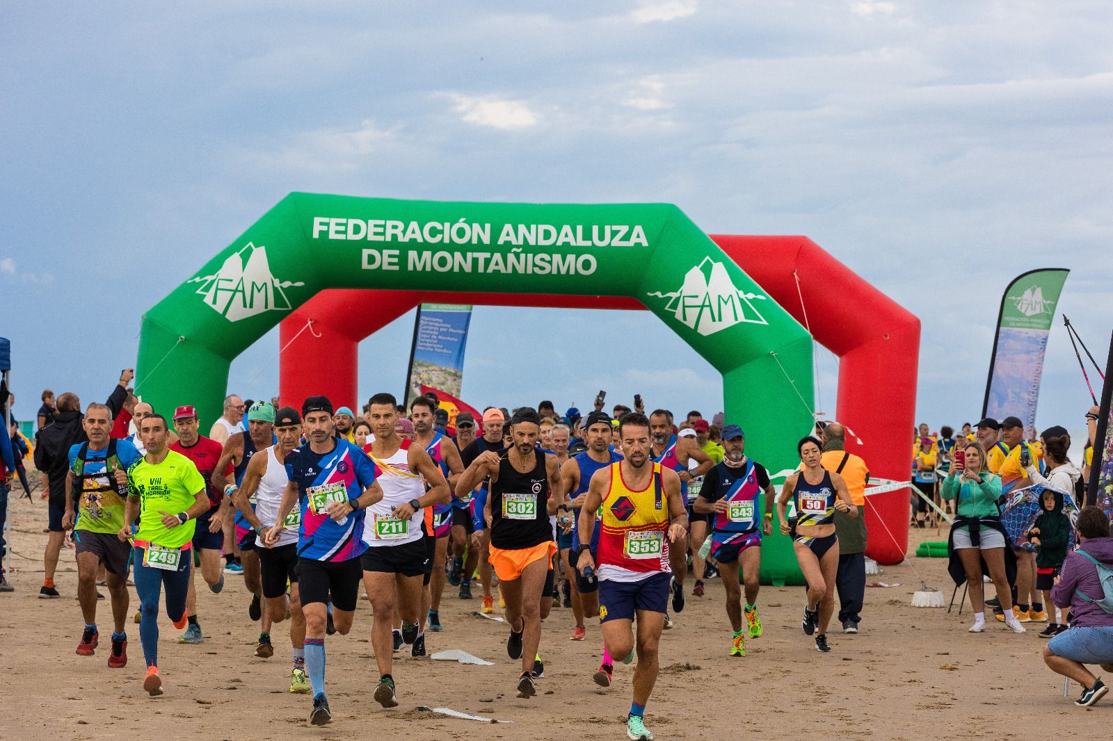 Imágenes del V Desafío Solidario Playa del Castillo de San Fernando.