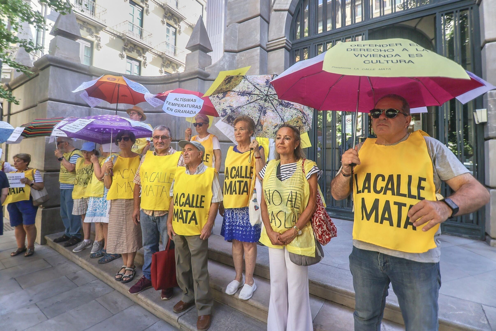 La semana pasada llevaron a la Fiscalía la falta de refugios climáticos.