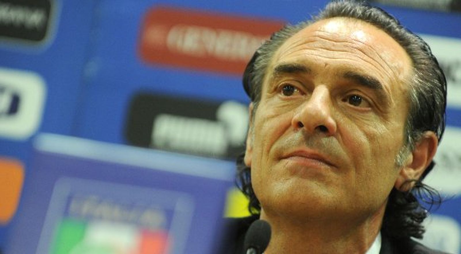 Prandelli propone dos 'tiempos muertos' para beber en Brasil 2014