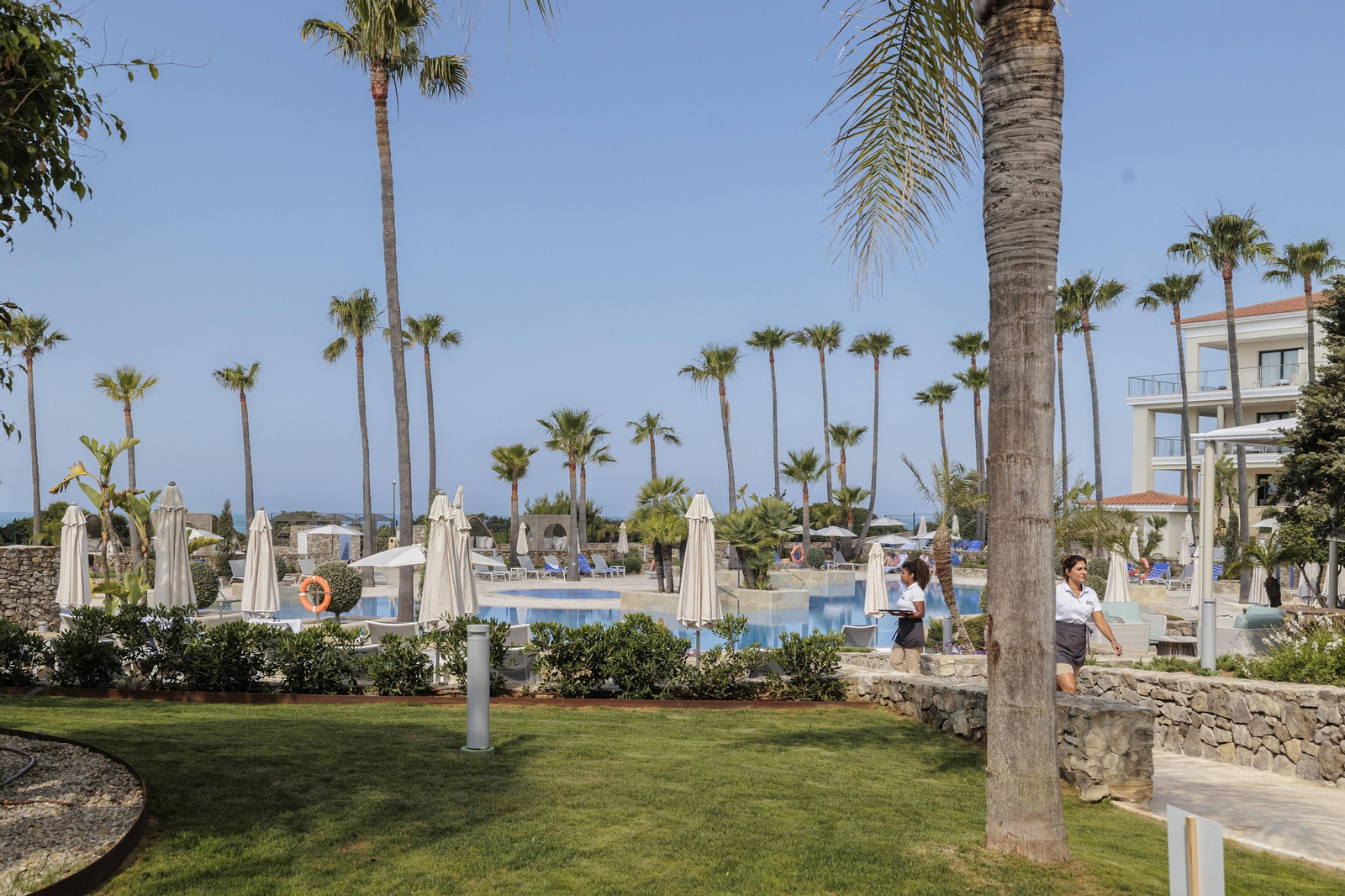 Así ha quedado el Hotel Barrosa Palace en Chiclana  tras su reforma.