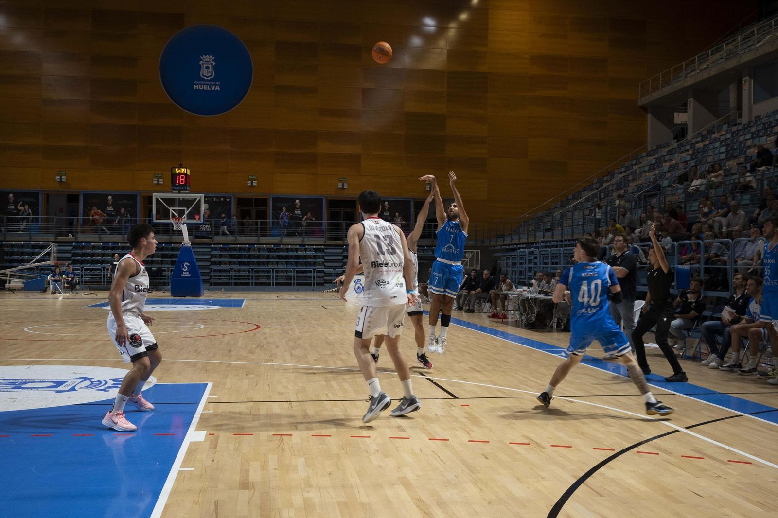Imágenes del partido entre el Ciudad de Huelva y Biele ISB
