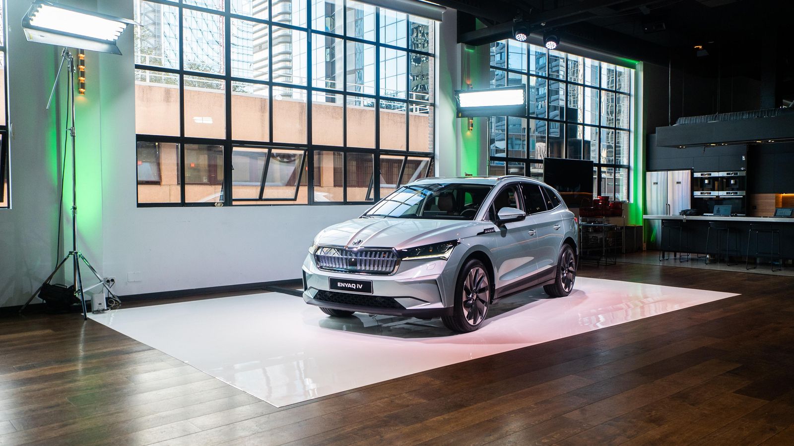 El Skoda Enyaq iV será el segundo coche eléctrico -el primero ha sido el Volkswagen ID.3  levantado sobre la plataforma MEB del grupo Volkswagen que será lanzado comercialmente. El siguiente será otro SUV, el ID.4.