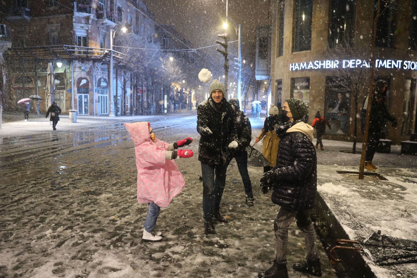 Jerusalén, cubierta de nieve tras el paso del temporal 'Elpida'
