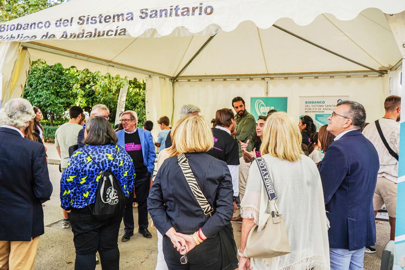 Las mejores imágenes de la Noche de los Investigadores en Granada