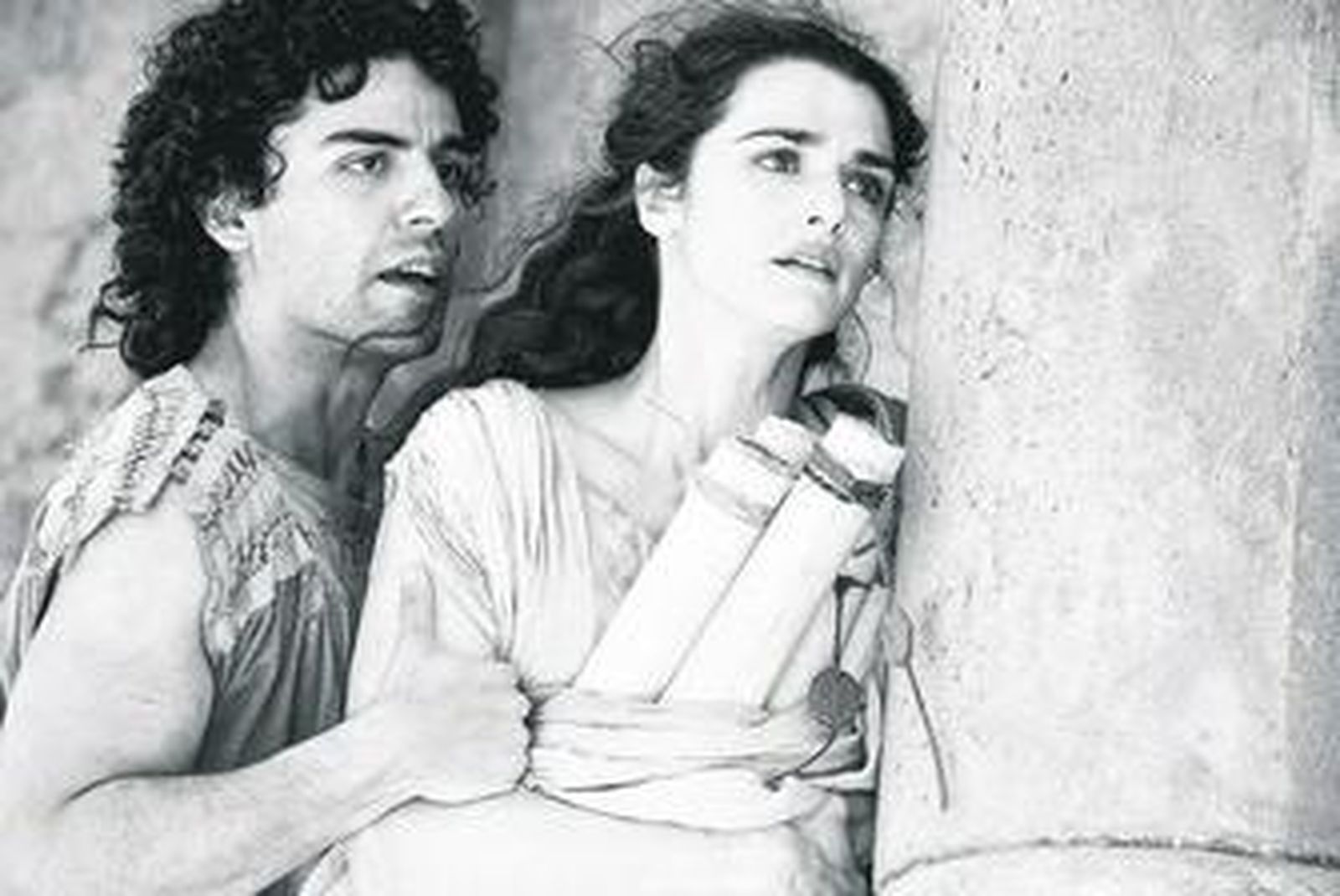 Oscar Isaac y Rachel Weisz, en una escena de 'Ágora'.