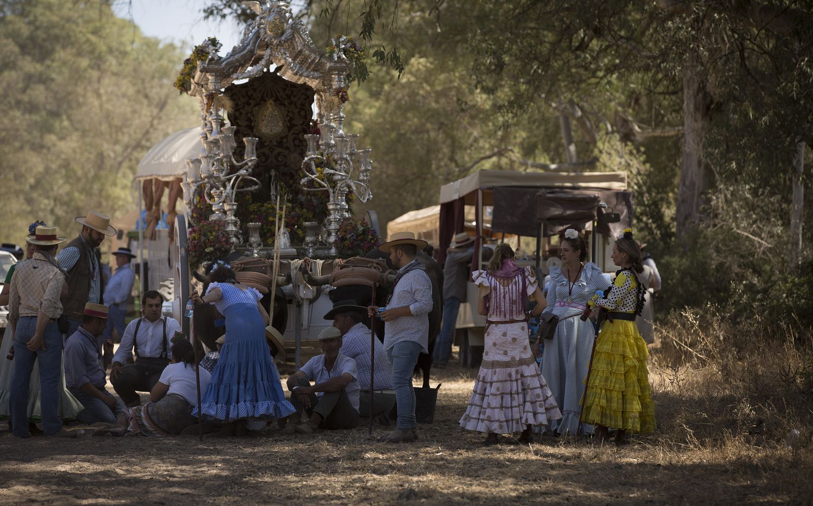 El paso de hermandades del Rocío por la Raya Real