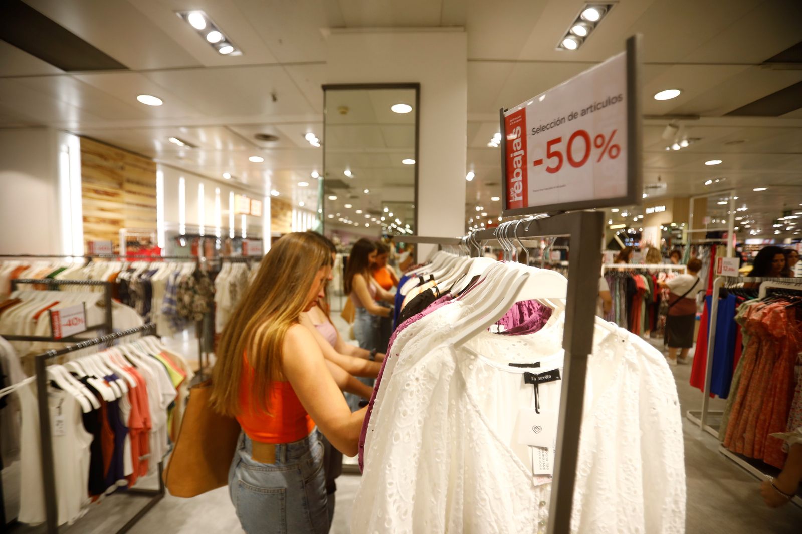 Arrancan las rebajas de verano en Córdoba, en imágenes