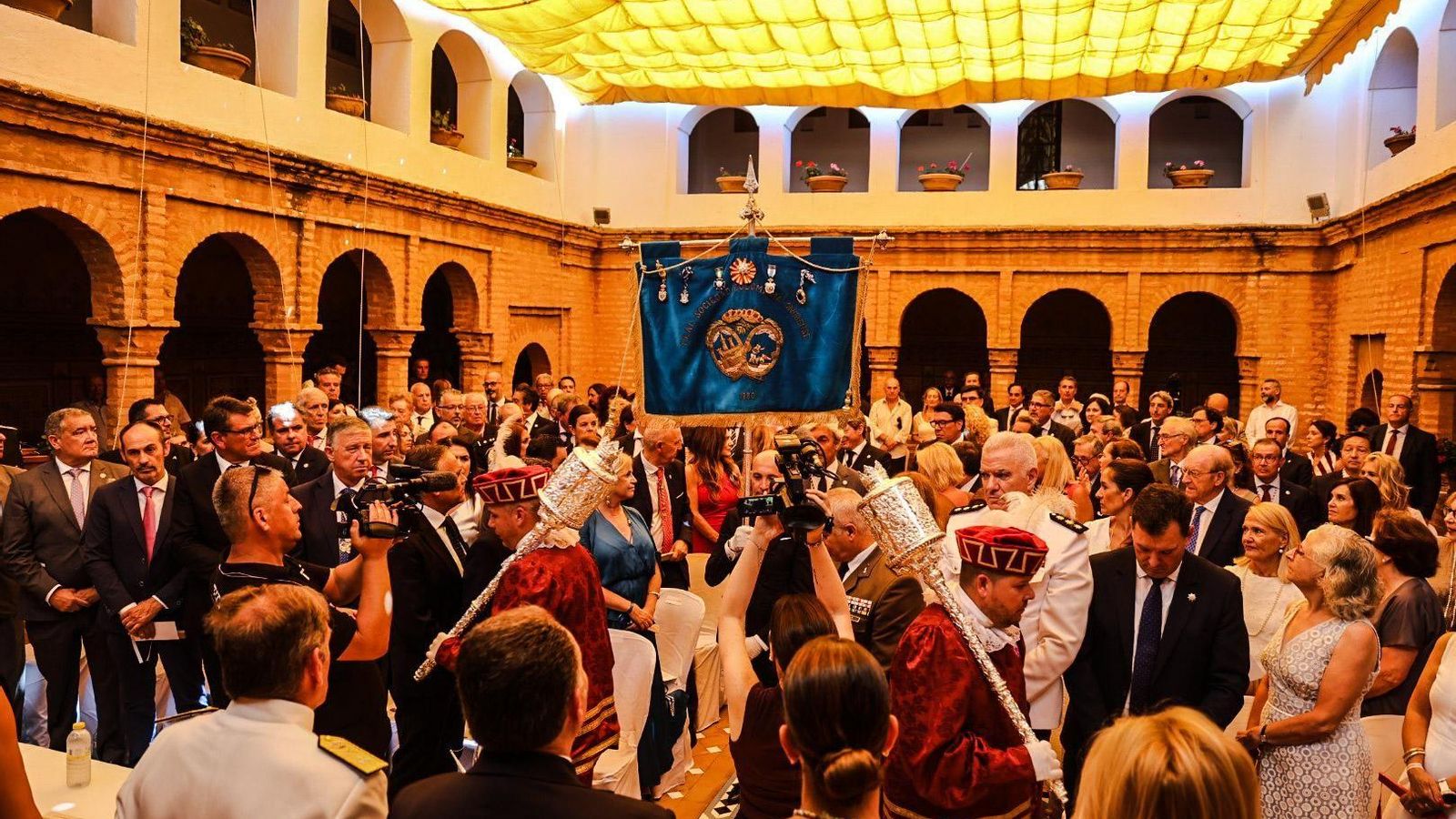 Sesión extraordinaria de la Real Sociedad Colombina Onubense en el Monasterio de La Rábida.