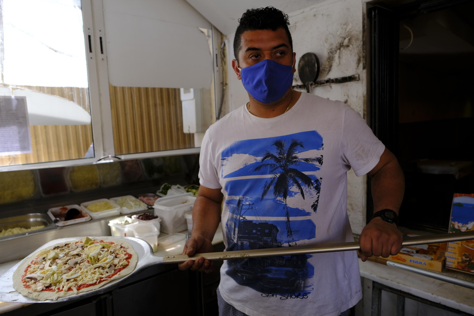 Fotogalería de la Pizzeria La Trattoria, 20 años de vida. Almería