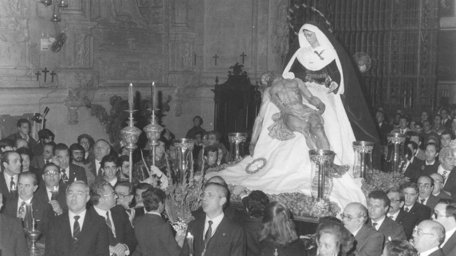 La Piedad en el Vía Crucis de las Hermandades, año 85