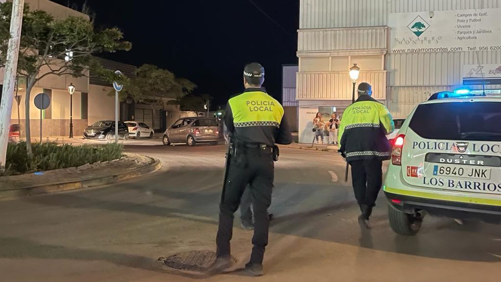 Dos agentes de la Policía Local de Los Barrios.