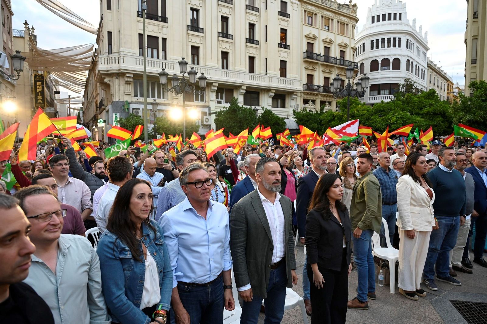 Fotos del mitin de Vox con Santiago Abascal en la Plaza de Las ...