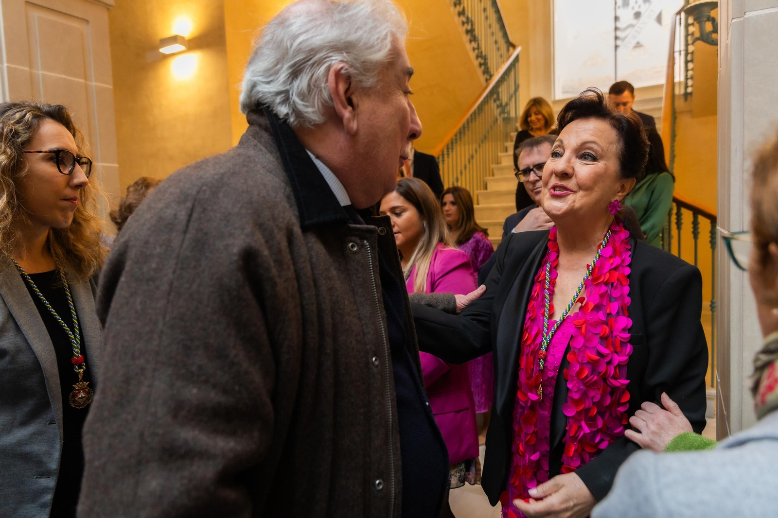 Carmen Linares es distinguida como hija predilecta