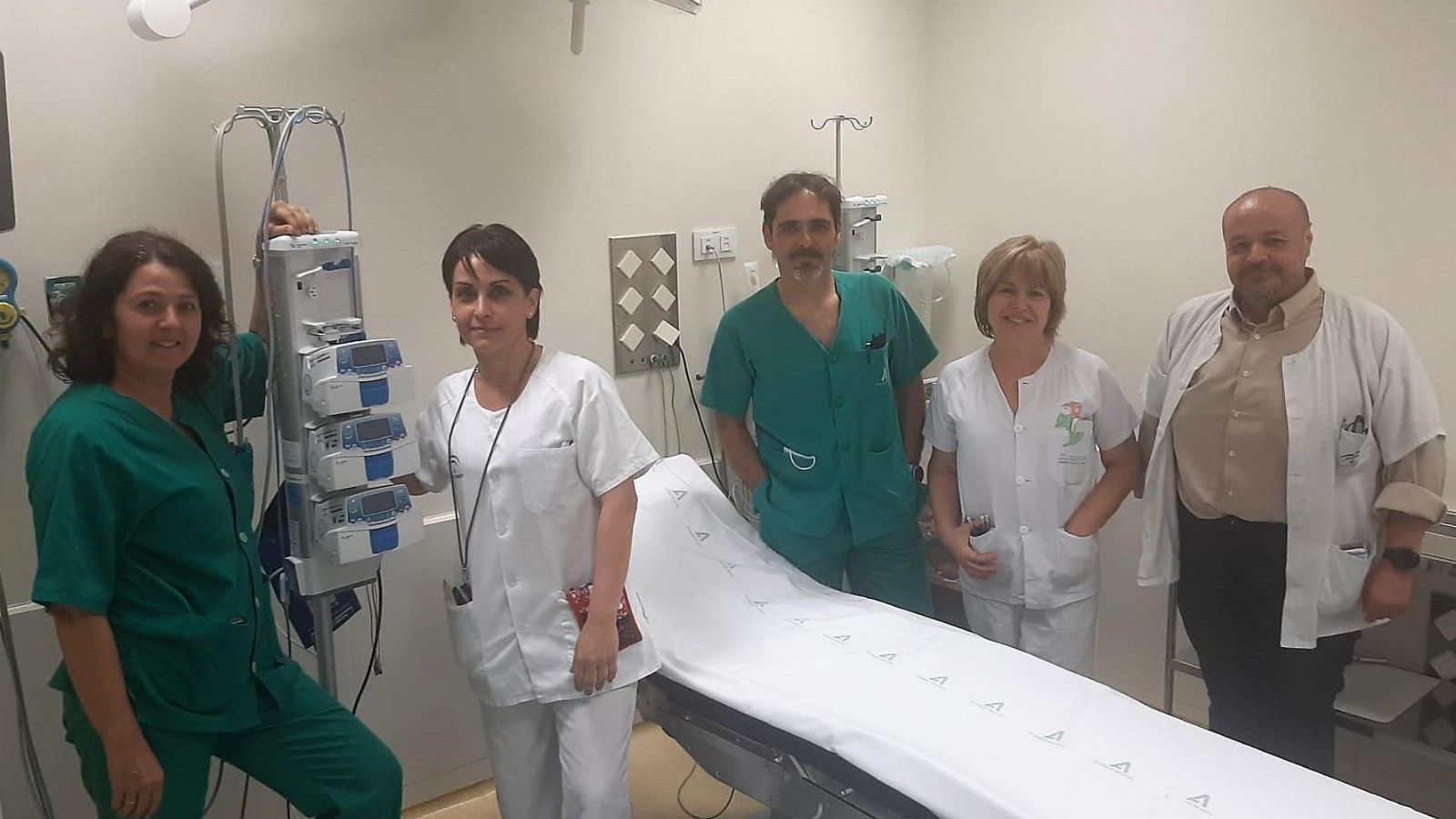 De izquierda a derecha, los tutores del hospital Infanta Elena, Ana Gómez, Manoli Pérez, Juan Carlos Osuna, Domi Ibáñez y Manuel Bellido. De izquierda a derecha, los tutores del hospital Infanta Elena, Ana Gómez, Manoli Pérez, Juan Carlos Osuna, Domi Ibáñez y Manuel Bellido.