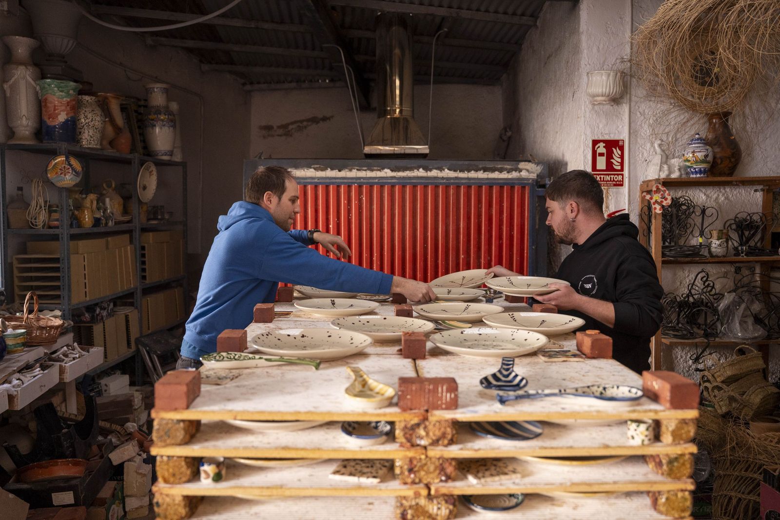 Viaje al centro del corazón alfarero de Níjar, en imágenes