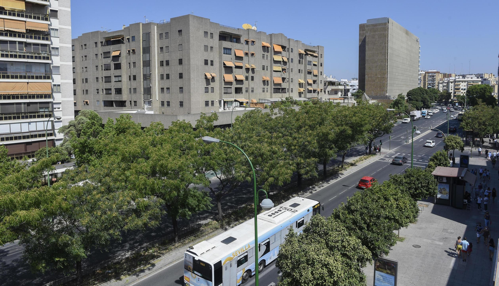 Vista aérea de la calle Luis de Morales, que sufrirá una importante transformación con las obras del Metrocentro hasta Santa Justa.