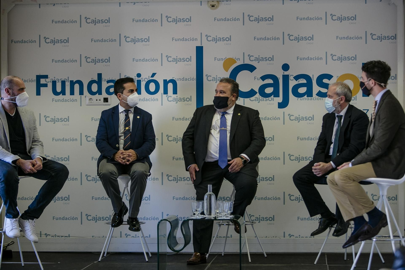 Los participantes de la primera jornada de análisis sobre las cofradías y el coronavirus. Los participantes de la primera jornada de análisis sobre las cofradías y el coronavirus.