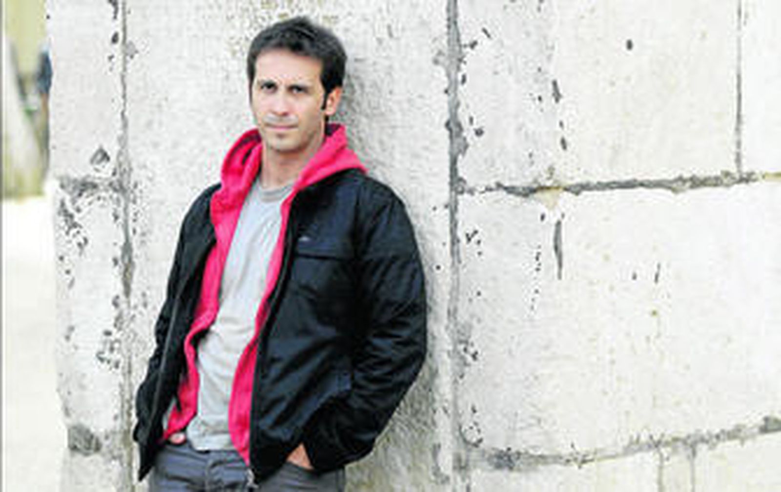 Manu Trillo, en la Alameda, cerca del teatro del mismo nombre donde mañana estrena su película.